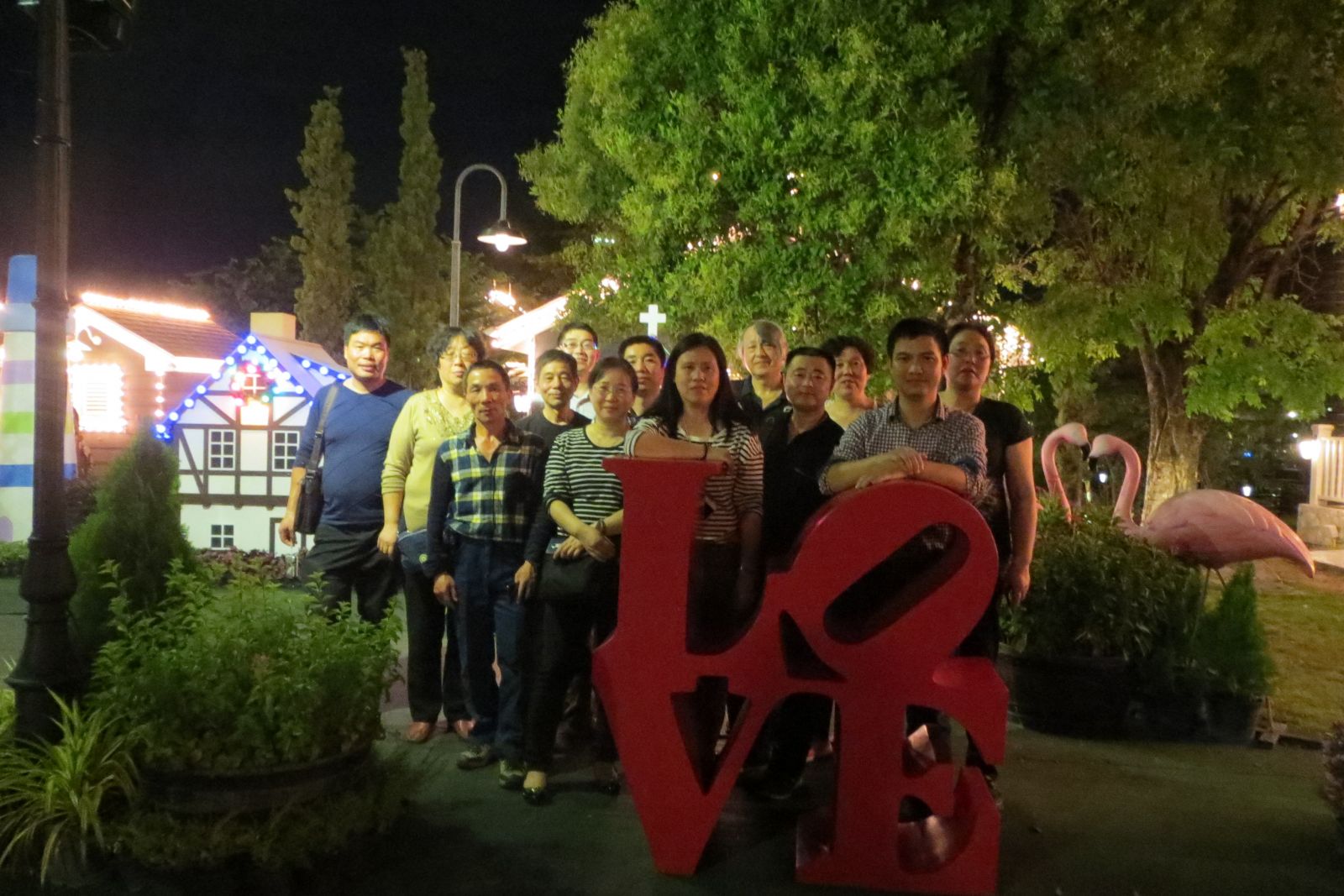 老员工赴泰国观光旅游