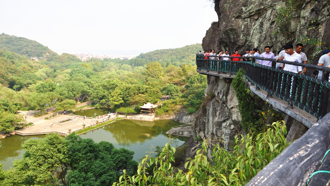 集体旅游欢乐多