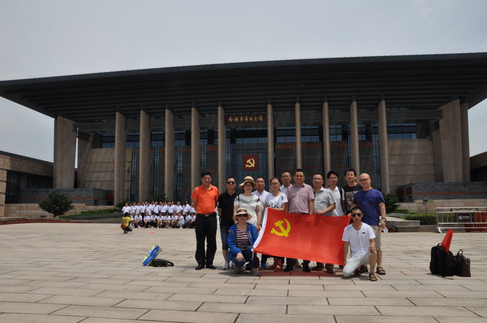 风雨同舟，初心不变